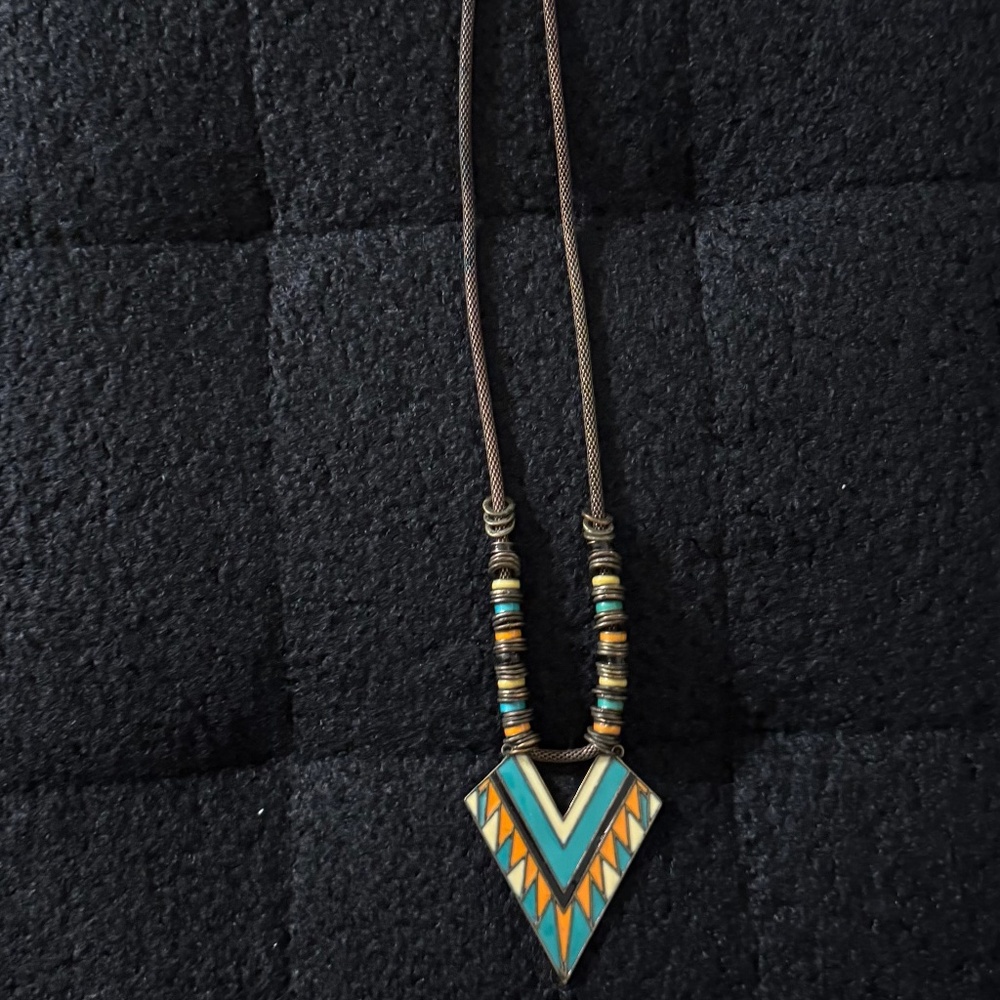 Colorful statement necklace - Picture 3 of 3